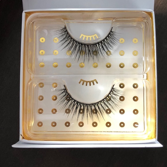 Battington and House of Lashes False Lashes - Picture 7 of 7